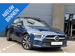 Mercedes-Benz A-klasse 250 e | SOH 100% | BTW voertuig | panoramadak | Burmester audio | Sfeerverlichting | Elektrische trekhaak | Groot display | 360 Camera | Vooruitrijcamera | Achteruitrijcamera | Vol!