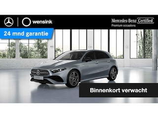 Mercedes-Benz A-klasse 180 Business Solutions AMG | Panoramadak | Widescreen | Sfeerverlichting | Achteruitrijcamera | Stoelverwarming |