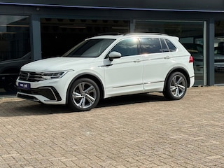 Volkswagen Tiguan 1.5 TSI R-Line Volkswagen Tiguan | 3 X R | panorama | Adaptive cruise | Automaat |
