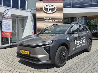 Toyota bZ4X Touring Executive AWD 75 kWh PANODAK JBL-AUDIO 1500KG TREKGEW STOELVERW/KOELING STUURVERW BLIND SPOT WARMTEPOMP EL-ACHTERKLEP