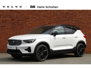 Volvo XC40 B4 Plus Black Edition | Panoramisch schuif-/kanteldak | Elektrisch verstelbare voorstoelen met geheugenfunctie | 360 graden camera | Extra getint glas achter | Harman Kardon | Dak in contrasterende kleur Black Stone | Stoel- / stuurwielverwarming | 20 inch. lichtmetalen velgen | Adaptieve cruise control | BLIS