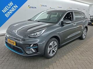 Kia Niro E-NIRO EXECUTIVELINE 64 KWH (100% SOH) I DEALER ONDERHOUDEN I 3-FASE LADEN I SCHUIF/KANTELDAK I ALL-IN PRIJS