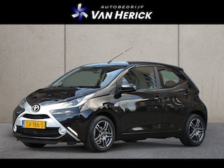 Toyota Aygo 1.0 VVT-i x-nav | Navigatie | Achteruitrijcamera | Airco