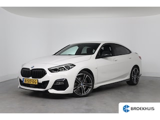 BMW 218i Executive Edition Automaat | M Pakket | Camera | Leder | Navigatie | Parkeersensoren voor & achter | BMW LED |