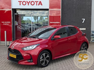 Toyota Yaris 1.5 Hybrid 115 Dynamic STOEL- & STUURVERWARMING PARKEERSENSOREN V+A DODEHOEKDETECTIE