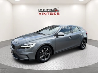 Volvo V40 2.0 D2 R-Design Automaat | Uniek lage km-stand | Navi | Climate | LED