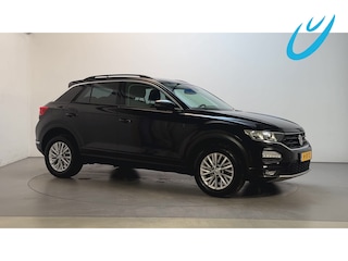 Volkswagen T-Roc 1.0 TSI 116pk Style Camera Stoelverwarming Navigatie DAB+ App-Connect