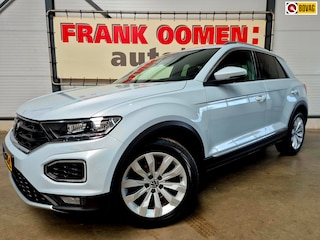 Volkswagen T-Roc 1.5 TSI 150PK Sport + LED|Sfeerverl.|Adaptive cruise|Climate|Stoelverw.|Navi|Apple|Android|Camera|Dodehoek|PDC
