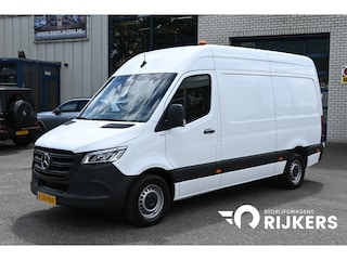 Mercedes-Benz Sprinter 317 CDI L2H2 3500 KG trekhaak, LED, Geveerde stoel