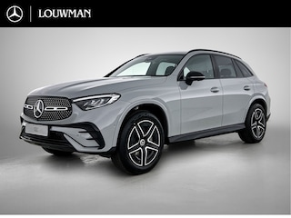 Mercedes-Benz GLC 300e 4MATIC Business Solution AMG | Advanced plus pakket | Nightpakket | Middenconsole metaalstructuur | Trekhaak | 19” vijfspaaks lichtmetalen AMG-velgen | URBAN GUARD Plus | Warmtewerend, donkergetint glas |