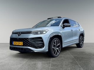 Volkswagen Tayron 1.5 eHybrid R-Line Edition 20 inch lichtmetaal | Panoramaschuif-kanteldak | 360 graden camera 'Area View'