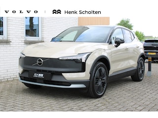 Volvo EX30 P5 Long Range Plus Europa 69 kWh | 19-inch lichtmetalen velgen | Verwarmbare voorstoelen en stuurwiel | Elektrisch verstelbare voorstoelen | Extra getint glas achter | Google navigatie systeem | Parkeer camera achter | Parkeersensoren voor- en achter | Adaptieve cruise control | BLIS (dode hoek spiegel) | Zwart dak | Zwarte spiegel kappen |