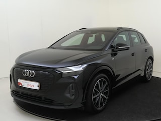 Audi Q4 40 Launch edition S Competition 77 kWh | SoH 92% | Panoramadak | Warmtepomp | Lederen bekleding | SONOS audio | Adaptieve demping | Keyless | Navigatie Plus |