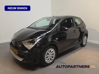 Toyota Aygo 1.0 VVT-i x-play - Apple Carplay / Android Auto - Achteruitrijcamera