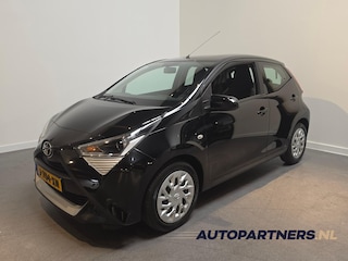Toyota Aygo 1.0 VVT-i x-play - Apple Carplay / Android Auto - Achteruitrijcamera
