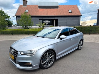 Audi A3 Limousine 1.6 TDI 2X S-LINE AIRCO/ECC NAVI LED-XENON