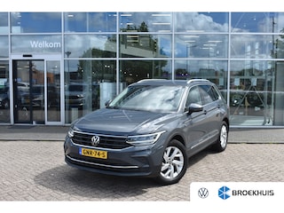 Volkswagen Tiguan 1.5 TSI 150PK DSG-7 Life Edition | TREKHAAK | CAMERA | STUUR + STOELVERW. | 18 INCH | APP CONNECT.