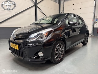 Toyota Yaris 1.5 Hybrid Aspiration1e Eig|NL dealer-auto!
