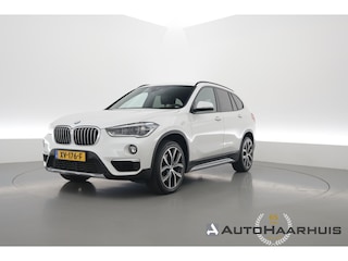 BMW X1 sDrive20i Orange Edition III | Rijklaar! | Orig. NL | HUD | Leder | Camera+PDC | Dig. Cockpit | Cruise | Stoelverw. | NAV | Climate | Elek. Klep | LED | 19'' V