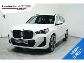 BMW X1 sDrive20i M Sport Panodak Led koplampen Camera Shadowline Stuur- en stoelverwarming 19 Inch Velgen