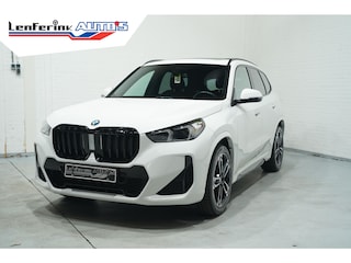 BMW X1 sDrive20i M Sport Panodak Led koplampen Camera Shadowline Stuur- en stoelverwarming 19 Inch Velgen