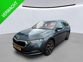 Skoda Octavia Combi 1.4 TSI iV PHEV Business Edition NL-AUTO | SFEER VERLICHTING | TREKHAAK