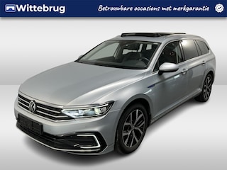 Volkswagen Passat Variant 1.4 TSI PHEV GTE / AUTOMAAT/ PANO/ LEER/ APP-CONNECT/ ACC/ PARK.SENSOREN + CAMERA/ STOELVERWARM./ MASSAGE/ KEYLESS/ ELEK.ACHTERKLEP/ DIGITAL DASH/ NAVI/ DAB/ CLIMA/ LED/ 17'' LMV