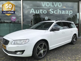 Volvo V70 2.0 T4 Classic Edition Automaat | Rijklaar incl garantie | Achterspoiler Standkachel Trekhaak Xenon