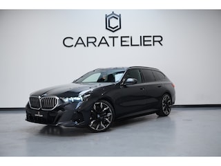 BMW 5-serie Touring 530e / M Sport / M Multifunctionele Stoelen / Harman Kardon / 21 Inch