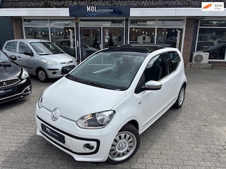 Volkswagen Up HIGH 1.0 | AUT *Revisie* | Panorama | Stoelverw | Cruise | Sensoren |