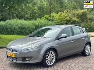 Fiat Bravo 1.4 MultiAir Business/AIRCO/CRUISE/NAVI/PARKEERSENS VOOR-ACHTER