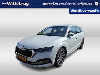 Skoda Octavia Combi 1.4 TSI 204pk DSG iV PHEV Business Edition Plus / Panorama dak / Achteruitrij camera / Stoelverwarming voor + achter / 18'' LMV