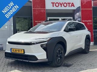 Toyota bZ4X Touring Executive AWD 75 kWh PANODAK JBL-AUDIO 1500KG TREKGEW STOELVERW/KOELING STUURVERW BLIND SPOT WARMTEPOMP EL-ACHTERKLEP