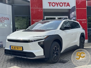 Toyota bZ4X Touring Executive AWD 75 kWh PANODAK JBL-AUDIO 1500KG TREKGEW STOELVERW/KOELING STUURVERW BLIND SPOT WARMTEPOMP EL-ACHTERKLEP