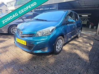 Toyota Yaris 1.0 VVT-i Aspiration | 2E EIGENAAR | 12MND GARANTIE | CAMERA | AIRCO | ELEC RAMEN | NW APK |