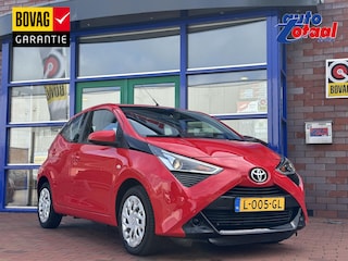 Toyota Aygo 1.0 VVT-i x-play | Airco | Parkeer camera |