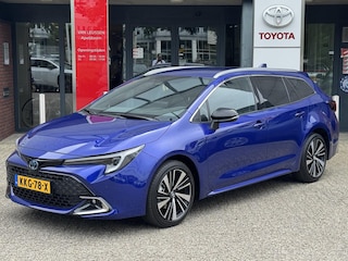 Toyota Corolla Touring Sports Hybrid 140 Dynamic NIEUW DIRECT LEVERBAAR MET HOGE KORTING STOELVERWARMING PARK-SENSOREN KEYLESS