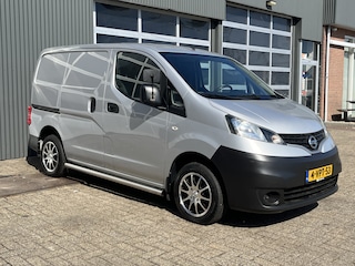 Nissan NV200 1.5 dCi Airco Cruise controle Trekhaak 1100kg trekgewicht Achterruitrij camera Parrot 2-Persoons Stuurwielbediening Elektrische ramen Euro 5