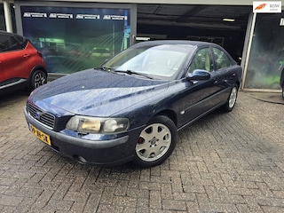 Volvo S60 2.4 Edition | NIEUWE APK | AIRCO | LEDER | LMV | STOELVERWARMING |