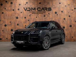 Porsche Cayenne 3.0 E-Hybrid Black Edition | SportDesign | Trekhaak | Achterasbest. | Sportuitlaat | HUD | Bijrijdersdisplay |