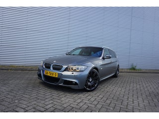 BMW 3-serie Touring 318i Corporate Lease Luxury Line Airco / Navi / Cruise / Elektr. ramen / Parkeers. / Trekhaak / Lm velgen / NAP
