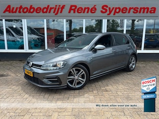 Volkswagen Golf 1.5 TSI Highline Business R-Line | Automaat | Parkeersensoren | Apple Carplay | Adaptieve Cruise