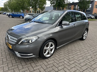 Mercedes-Benz B-klasse 180 Ambition LEER PDC NAVI STOELVW CRUISE.