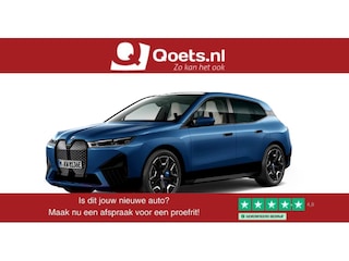 BMW iX xDrive50 Executive 112 kWh Sportpakket - Luchtvering - Trekhaak - Panoramadak - Stoelventilatie - Driving Assistant Professional - Soft close - Warmte Comfortpakket voor/achter - BMW Laserlight -