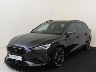 Cupra Leon 1.4 e-Hybrid VZ Performance | SoH 93% | Trekhaak | Adaptieve demping | Keyless | Dodehoekdetectie | Stoel- en stuurwielverwarming | 3-zone climate control | Elektrische achterklep |