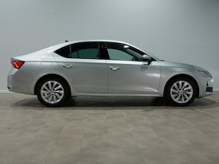 Skoda Octavia 1.5 TSI MHEV First Edition | Camera | Navigatie | Stoelverw. | Android/Carplay