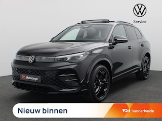 Volkswagen Tiguan 1.5 eHybrid R-Line Edition 272PK DSG Panoramadak, Trekhaak, Leder, Memorystoelen, Achteruitrijcamera, Keyless, Navi via Apple Carplay/Android Auto, Side Assist, Black Style, 20" LM Velgen, Matrix LED-Verlichting