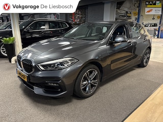 BMW 118i High Executive Edition sport/navi/stoelverw.apple carplay/ned