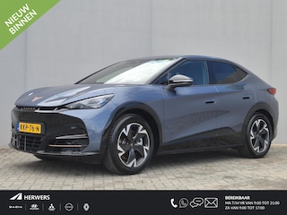 Cupra Tavascan Business 82 kWh / Fabrieksgarantie t/m 8-2027 / SOH 100% / All season banden / CCS snelladen / Elektrische achterklep / Warmtepomp / Stuur- Stoel & Voorruit verwarming / Achteruitrijcamera / Adaptief cruise control / Keyless Entry/Start / Apple Carplay Android Auto / Climate control /