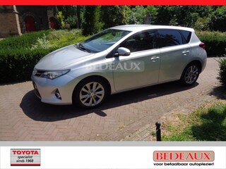 Toyota Auris 1.8 Hybrid 136pk Aut Dynamic bij Toyota specialist, rijklaar met 12 maanden garantie